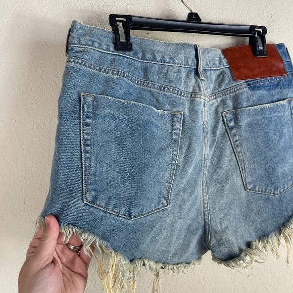 One Teaspoon Side Zipper Outlaw Denim Cutoff Shorts Raw Hem Blue Size 28 - Picture 7 of 12